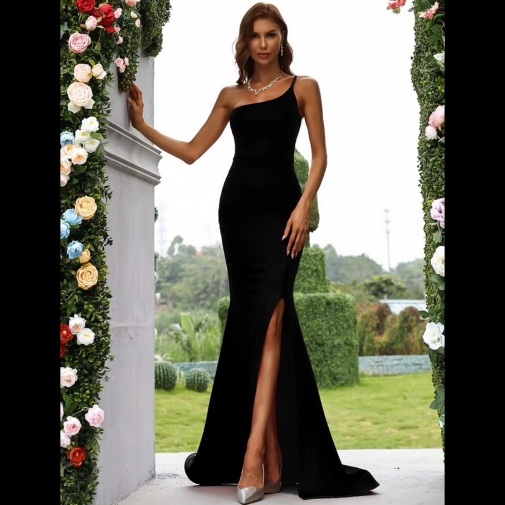 One Shoulder Split Thigh Floor Length Dress